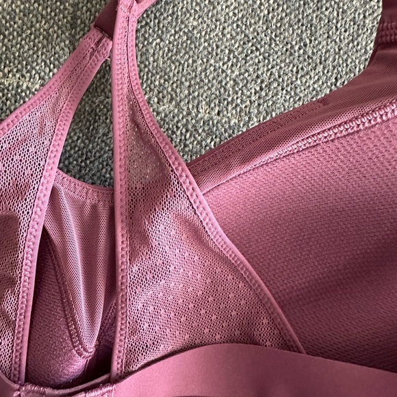 🚫Sold🚫Lululemon Up For It Bra 34B - Picture 9 of 11